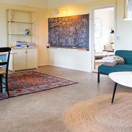 Gorgeous Home In Vaeggerlose With Sauna